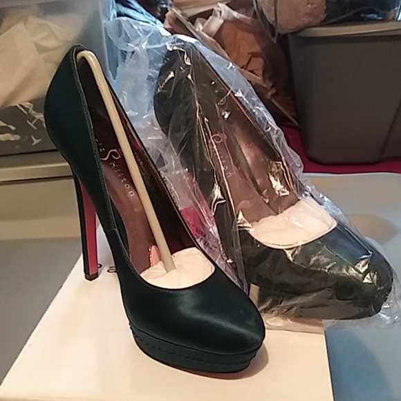 Shoes - Picture 1 of 1